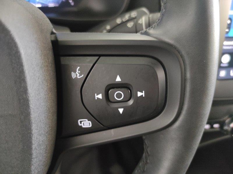 VOLVO XC40 (2017-->) - XC40 B3 automatico Core