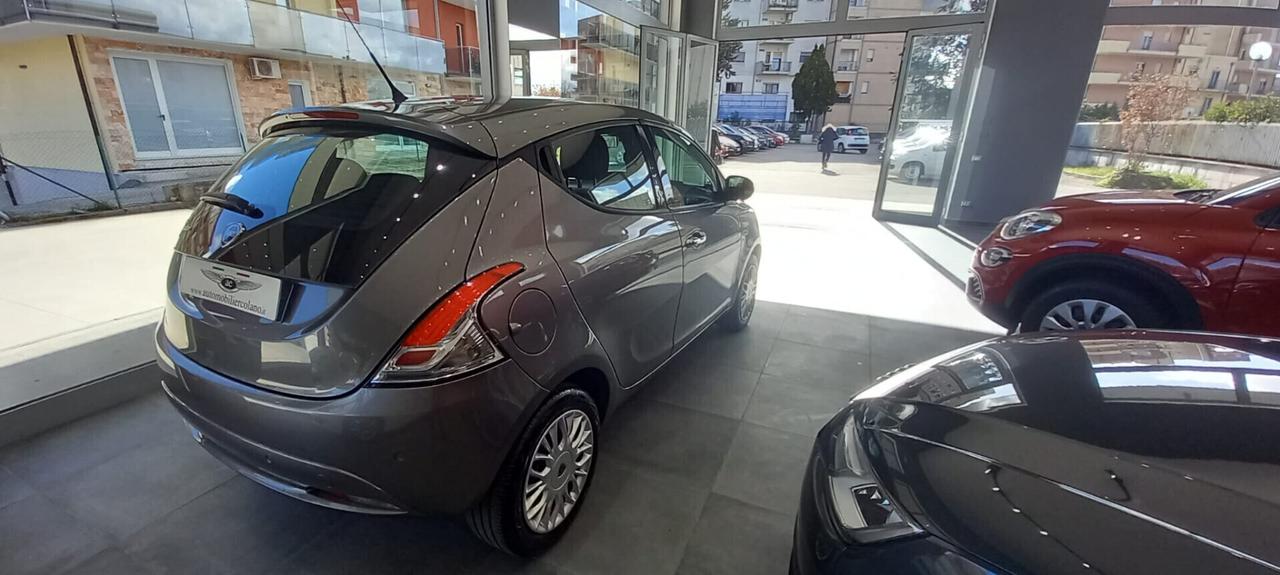 Lancia Ypsilon 1.2 69 CV 5 porte Gold