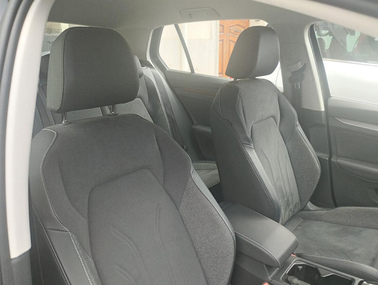 Volkswagen Golf 2.0 TDI 150 CV DSG SCR Style