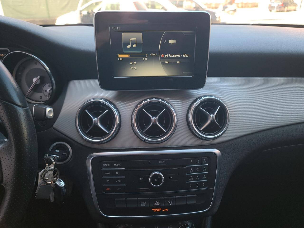 Mercedes-benz GLA 180 d Automatic Premium 2016 PROMO