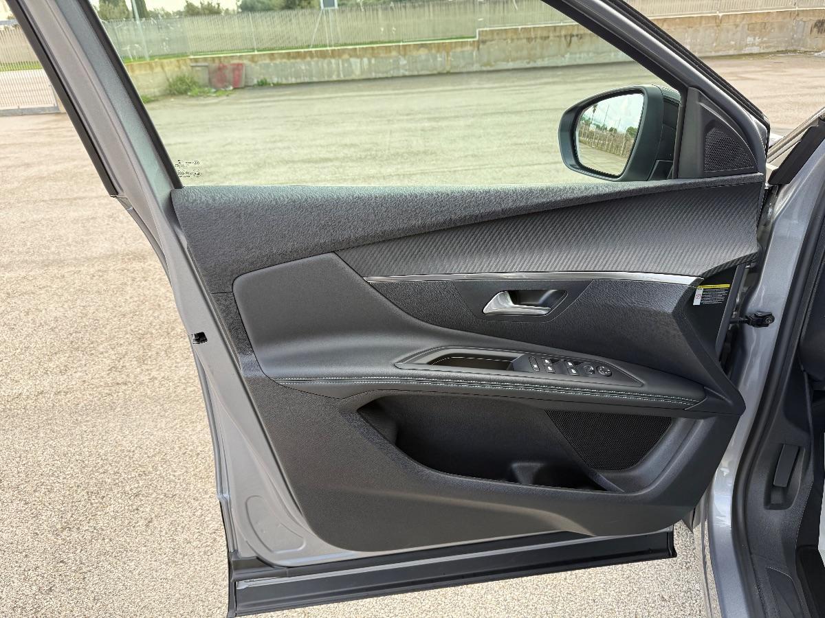 PEUGEOT - 3008 - BlueHDi 130 EAT8 S&S Allure