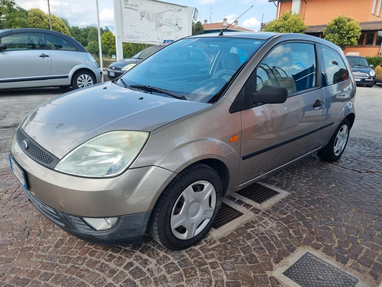 Ford Fiesta 1.2 16V 3p. Con 256.000km