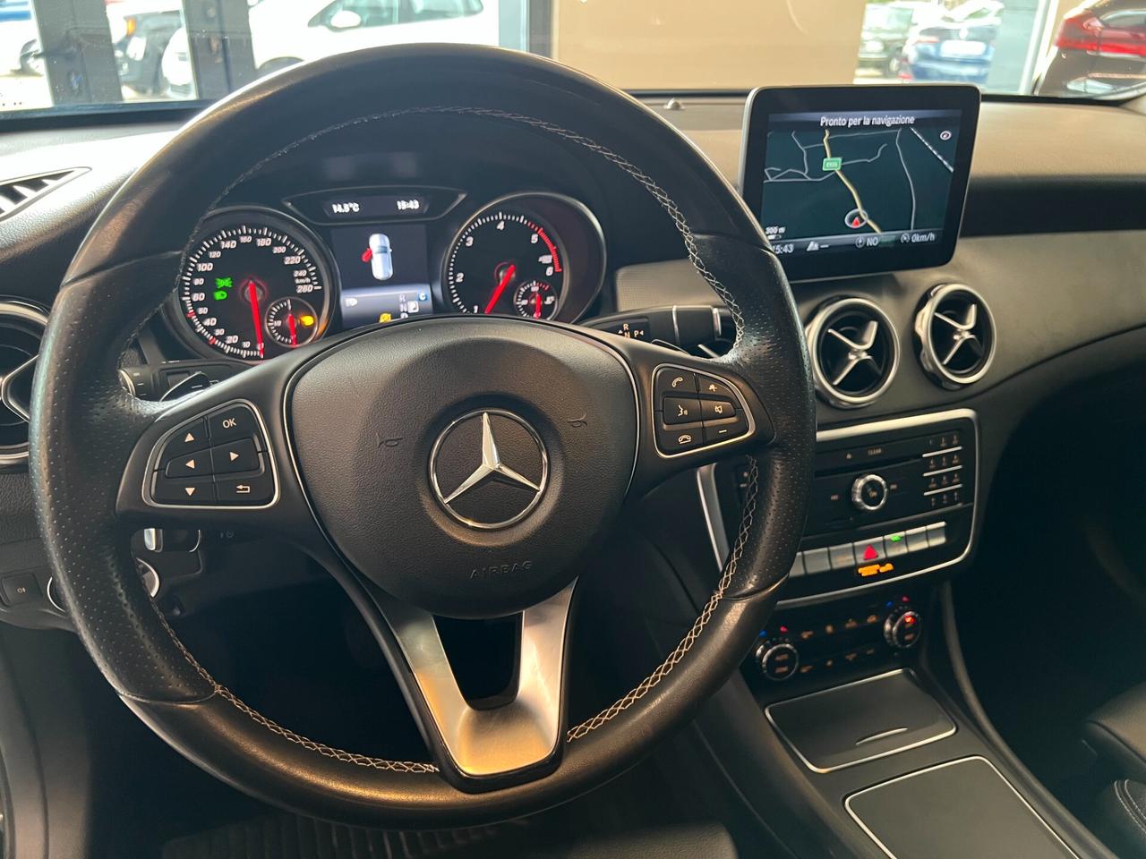 Mercedes-benz GLA 200 d Sport