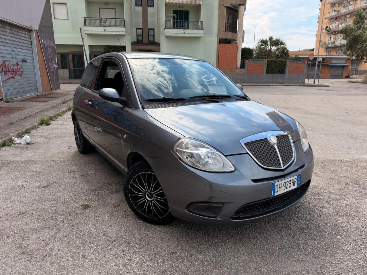 Lancia Ypsilon Restayling 1.2benz Full Perfett