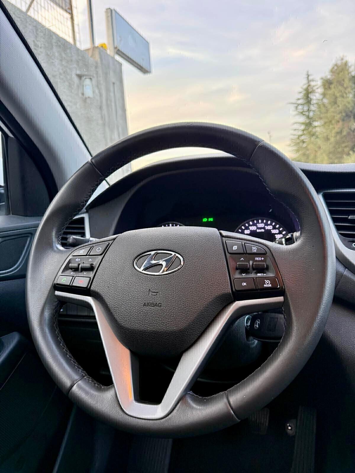 Hyundai Tucson 1.7 CRDi,Navi,Retrocamera,Led diurni,ecc.