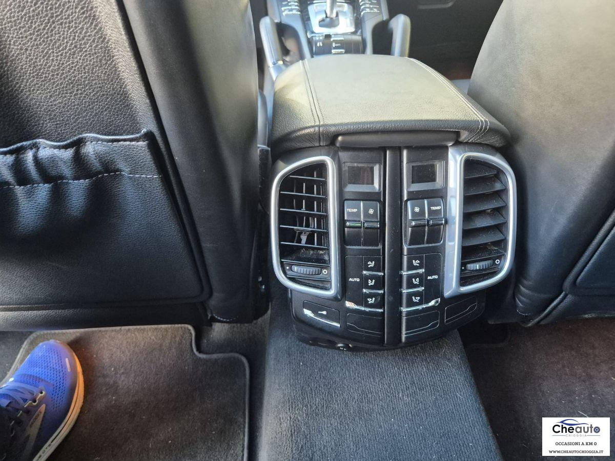 PORSCHE - Cayenne - 3.0 Diesel