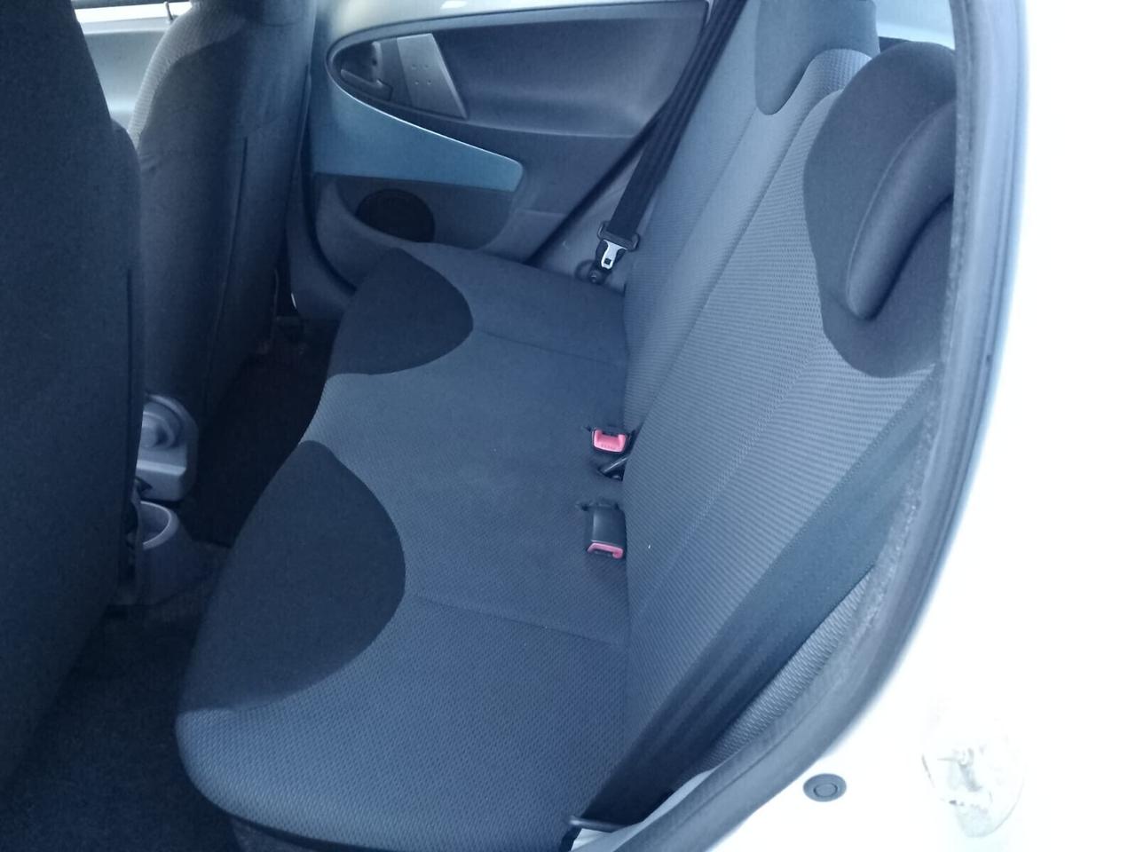 Toyota Aygo 1.0 12V VVT-i 5 porte Sol
