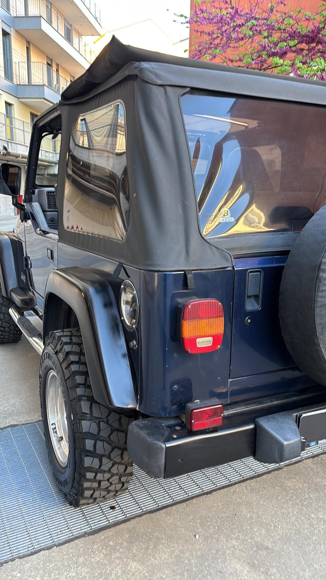 Jeep Wrangler 2.5 cat Soft top (EU)