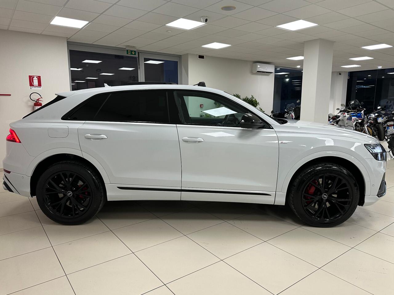 Audi Q8 50 TDI 286CV quattro tiptronic S-line 2022