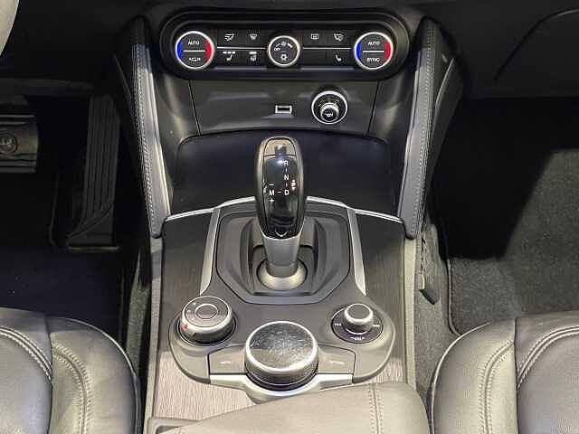 Alfa Romeo Stelvio 2.0 Turbo 200 CV AT8 Q4 Executive