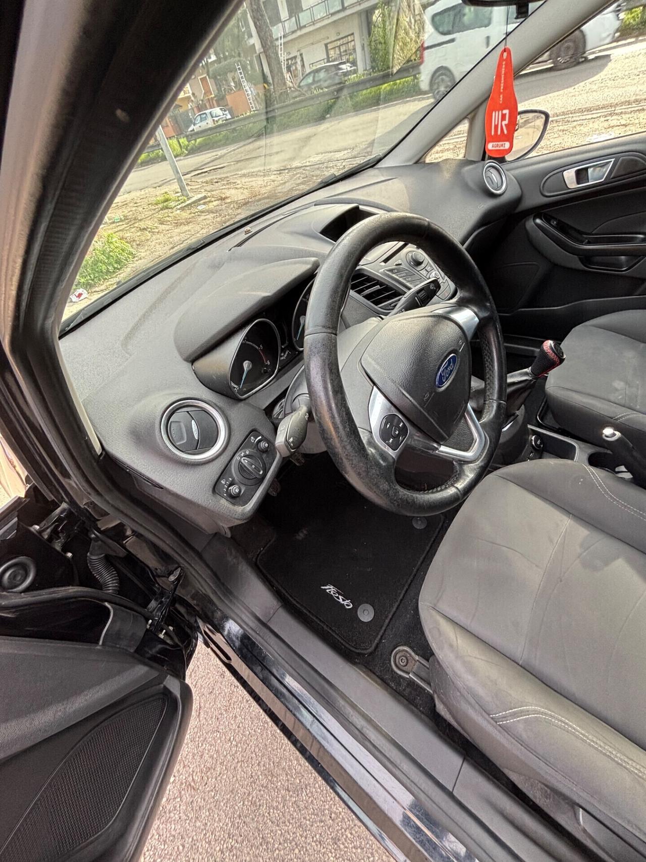Ford Fiesta 1.5 TDCi 75CV 5 porte Titanium