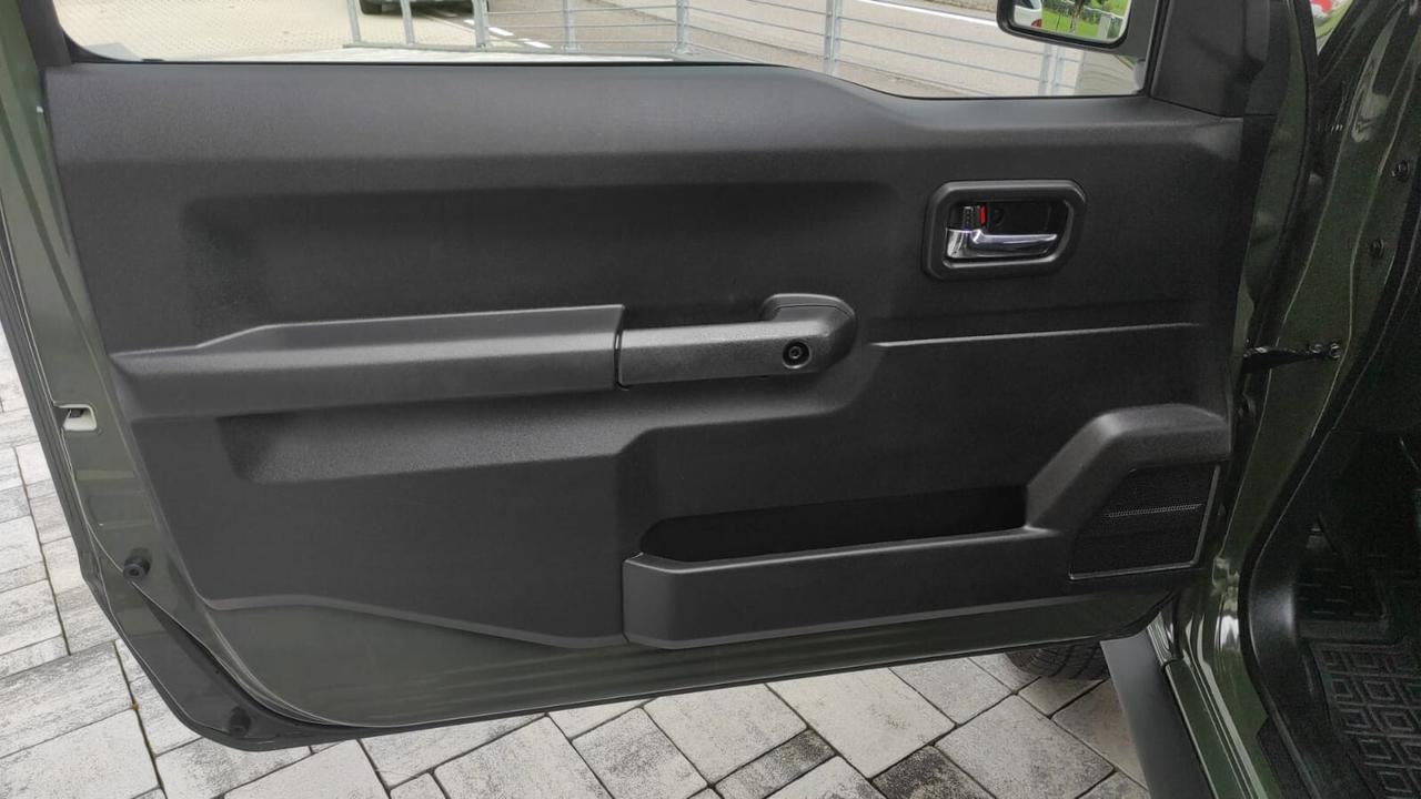 SUZUKI JIMNY TOP 4 POSTI 1.5 BENZINA 4X4 RIDOTTE
