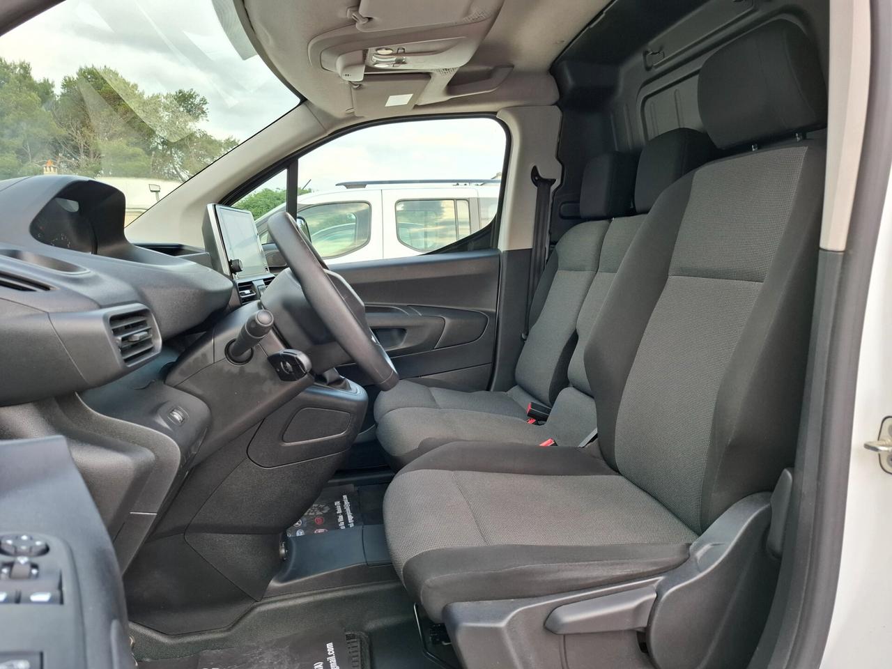 Peugeot Partner BlueHDi 100cv 3 POSTI - 1000Kg di PORTATA