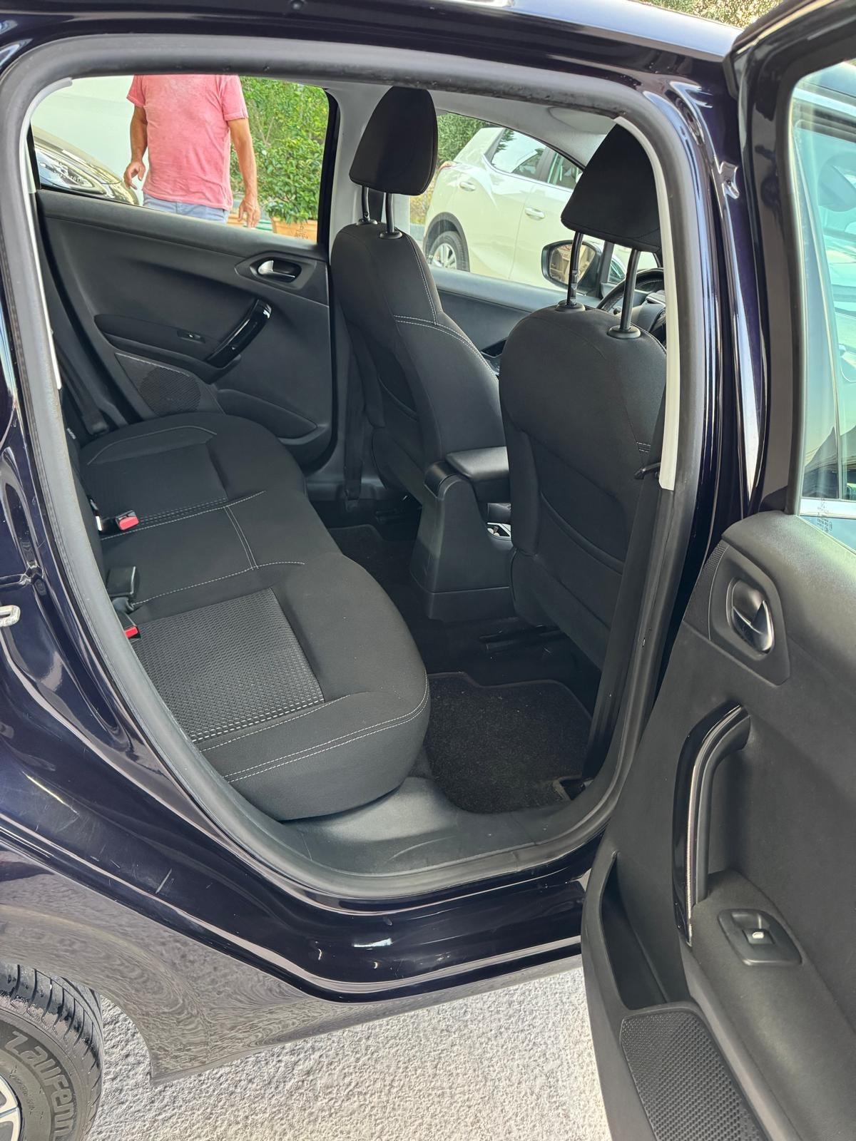 Peugeot 208 BlueHDi 75 5 porte Allure