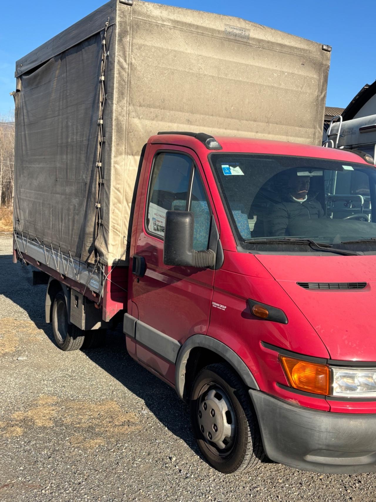 Daily Iveco centinato del 2001 in saldo 410