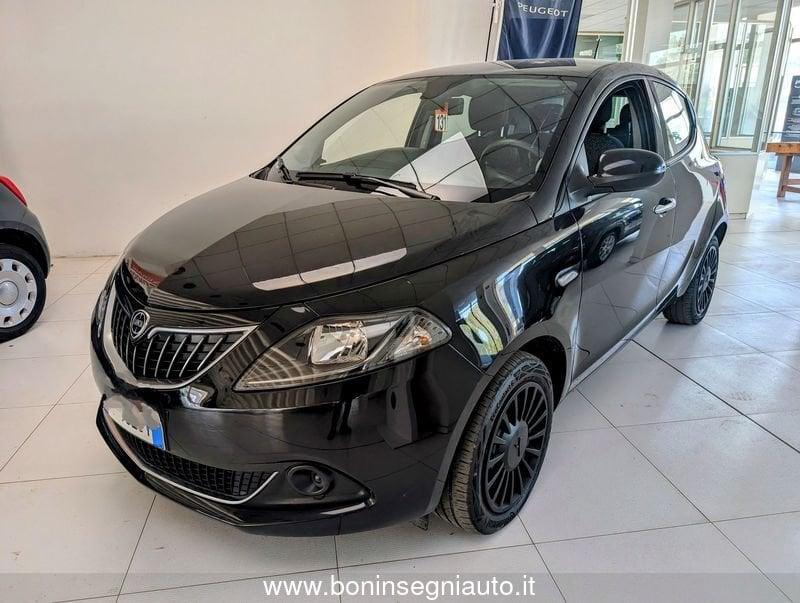 Lancia Ypsilon 1.0 FireFly 5 porte S&S Hybrid Silver