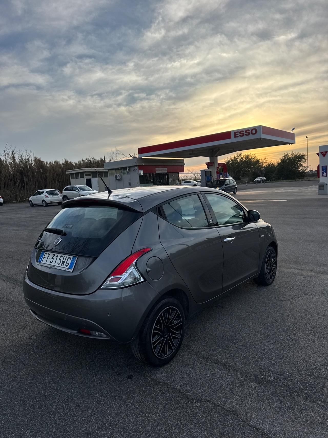 Lancia Ypsilon 1.2 69 CV 5 porte GPL Ecochic Gold