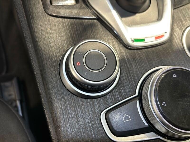 Alfa Romeo Stelvio Stelvio 2.2 Turbodiesel 160 CV AT8 RWD Rosso Edizione