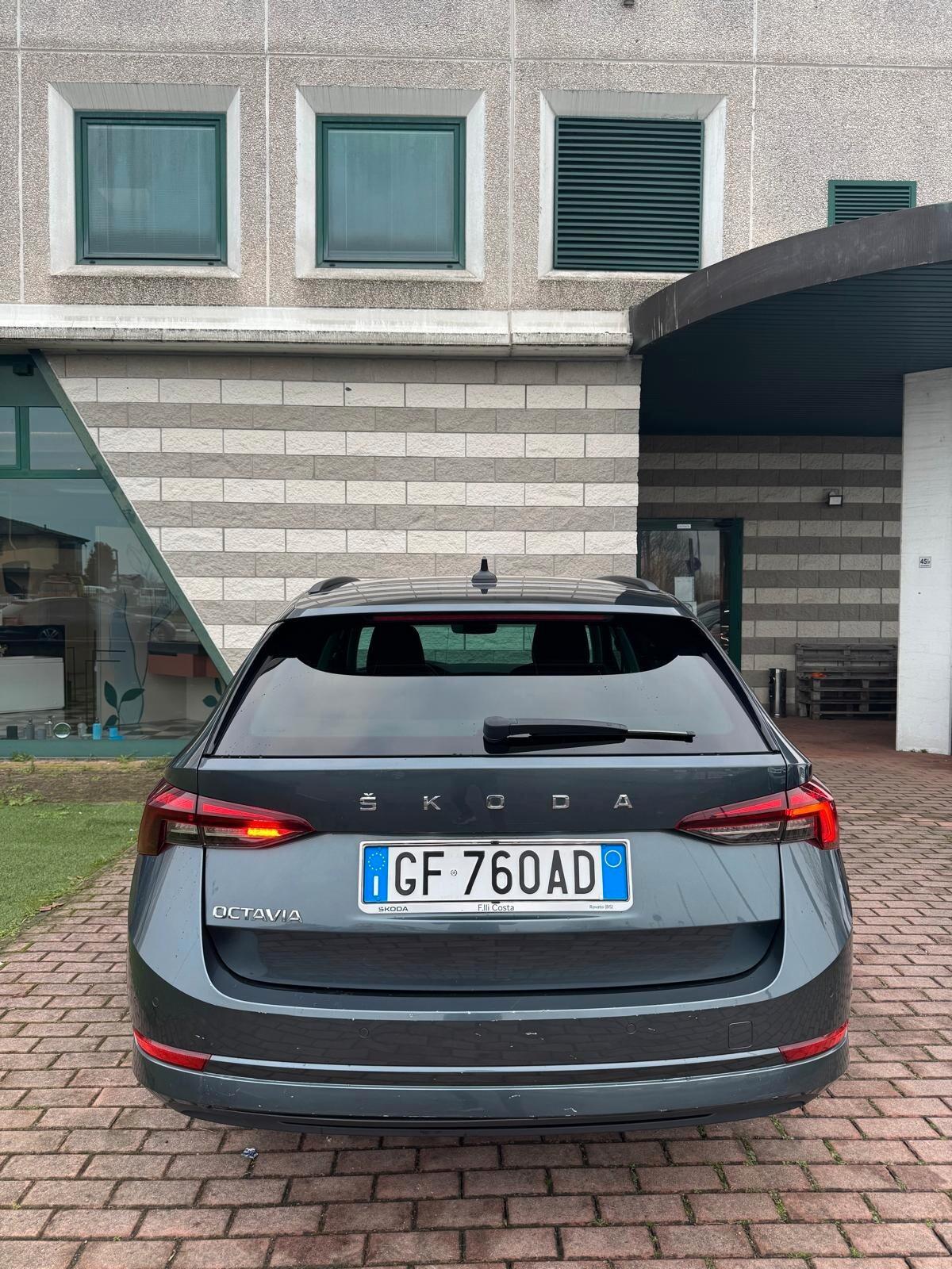 Skoda Octavia 2.0 TDI EVO SCR DSG Wagon Sportline