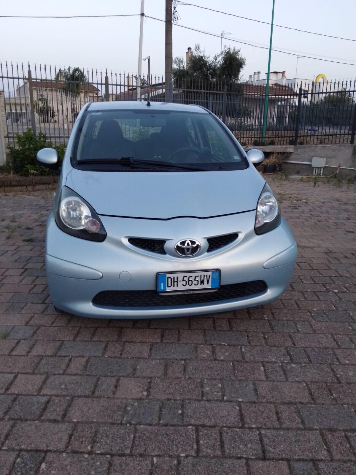 Toyota Aygo 1.0 12V VVT-i 5 porte Sol