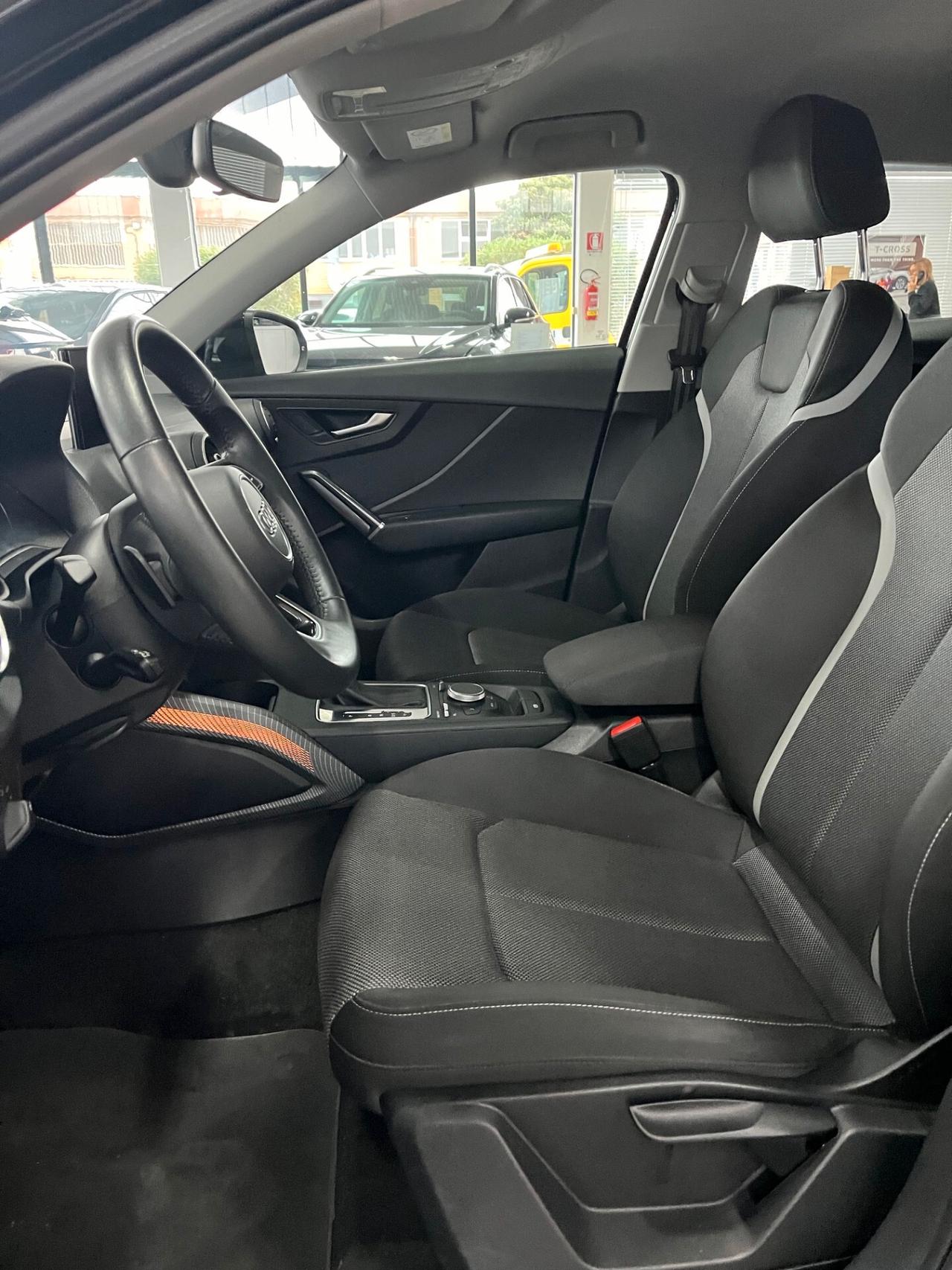 Audi Q2 30 TDI Identity Black