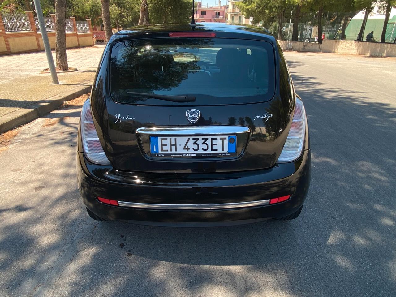 Lancia Ypsilon 1.3 MJT 90 CV Oro