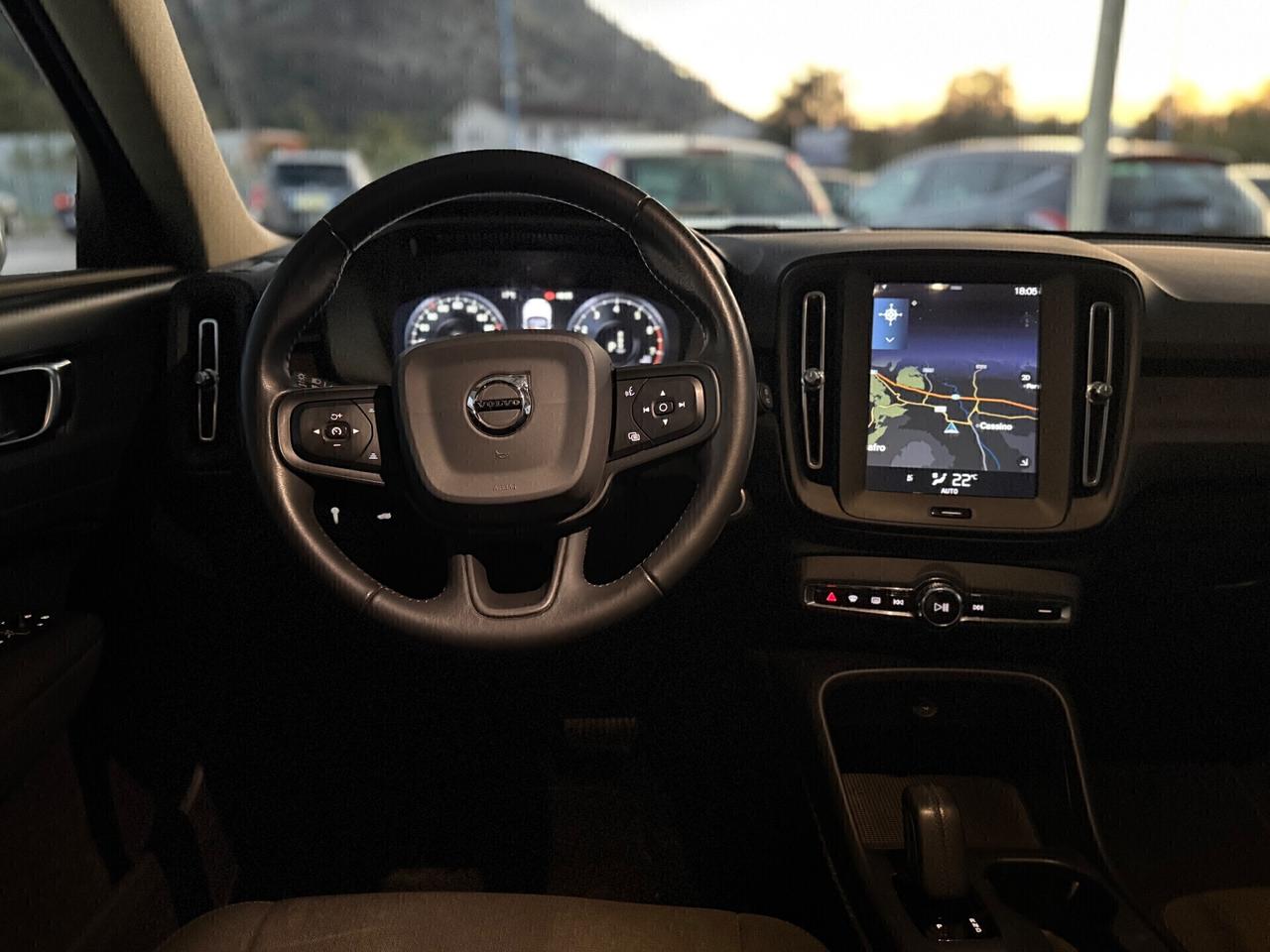 Volvo XC40 T3 Geartronic R-design PARI AL NUOVO