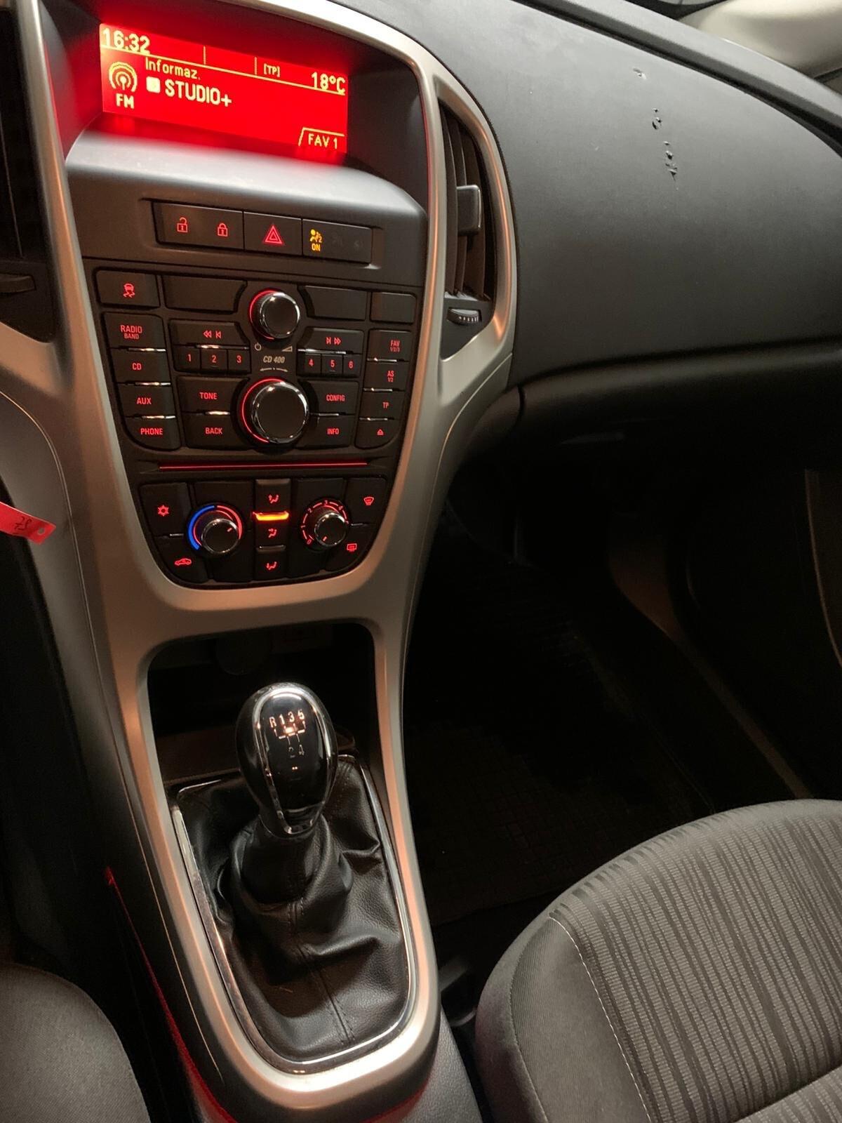 Opel Astra 1.4 100CV Sports Tourer 2011