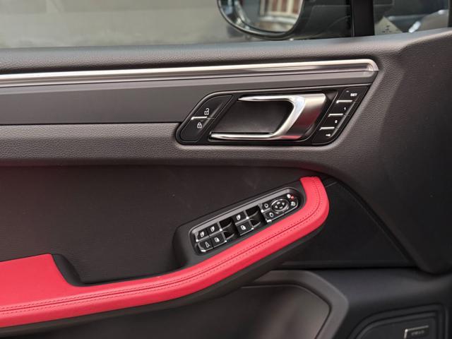 PORSCHE Macan 2.0