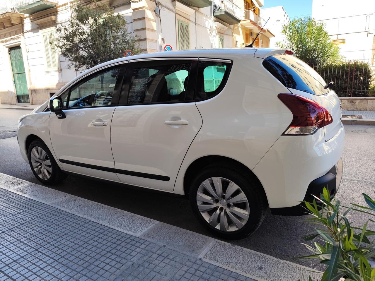 Peugeot 3008 1.6 HDi 115CV NAVI PERFETTA