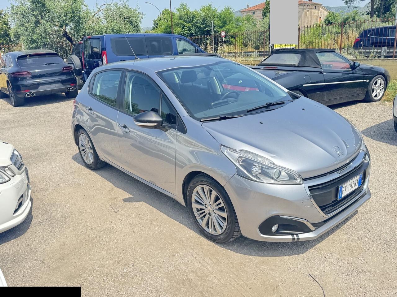 PEUGEOT 208 1.2 BENZINA ADATTA NEOPATENTATI