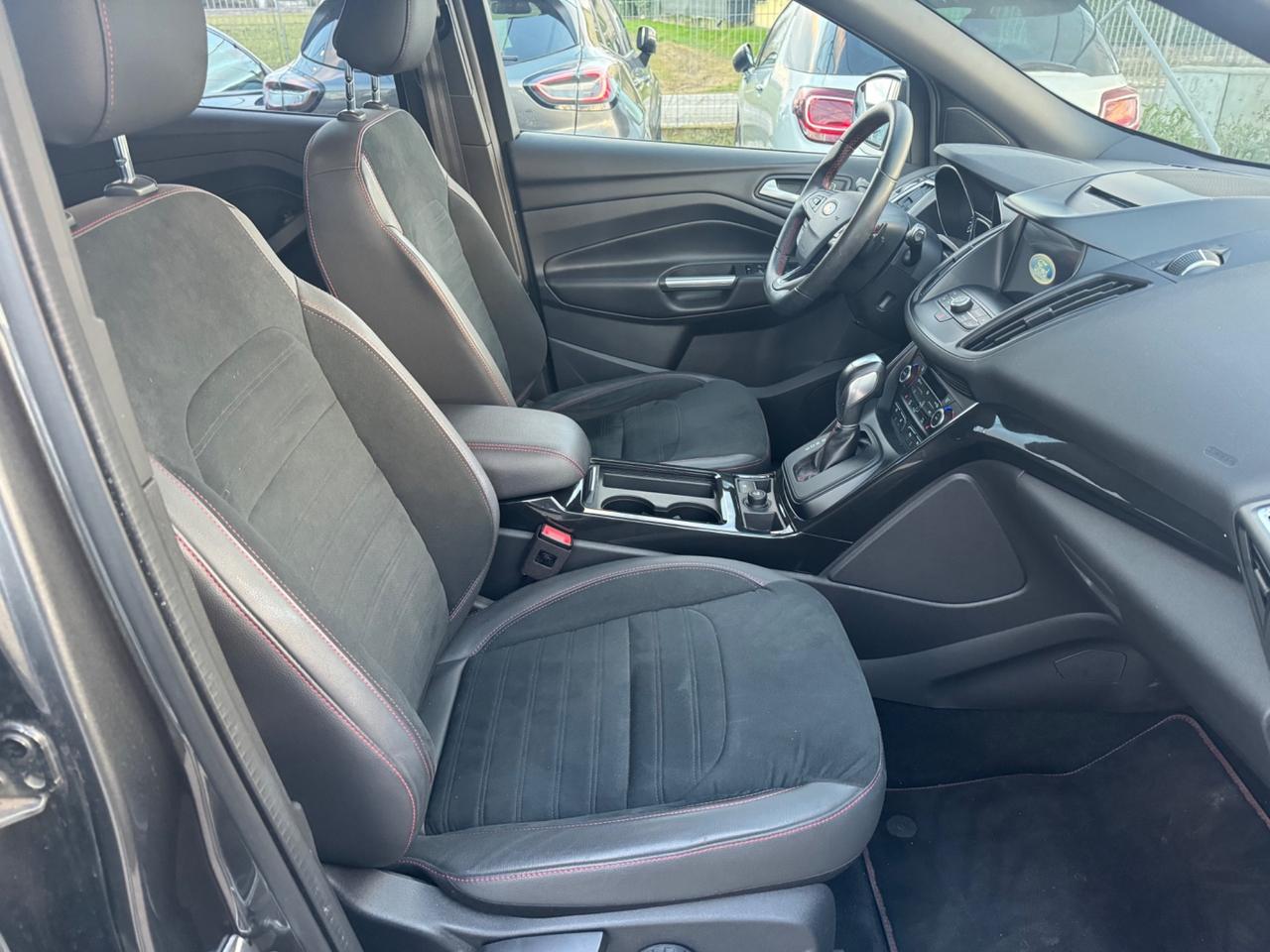 Ford Kuga 2.0 TDCI 150 CV S&S 4WD Powershift ST-Line