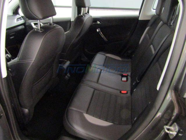 PEUGEOT 2008 1.2 110 CV PureTech Turbo Allure