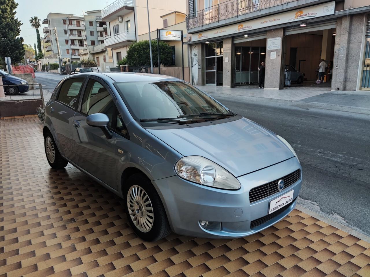 NOLEGGIO Fiat Grande Punto 1.2 Giugiaro Design