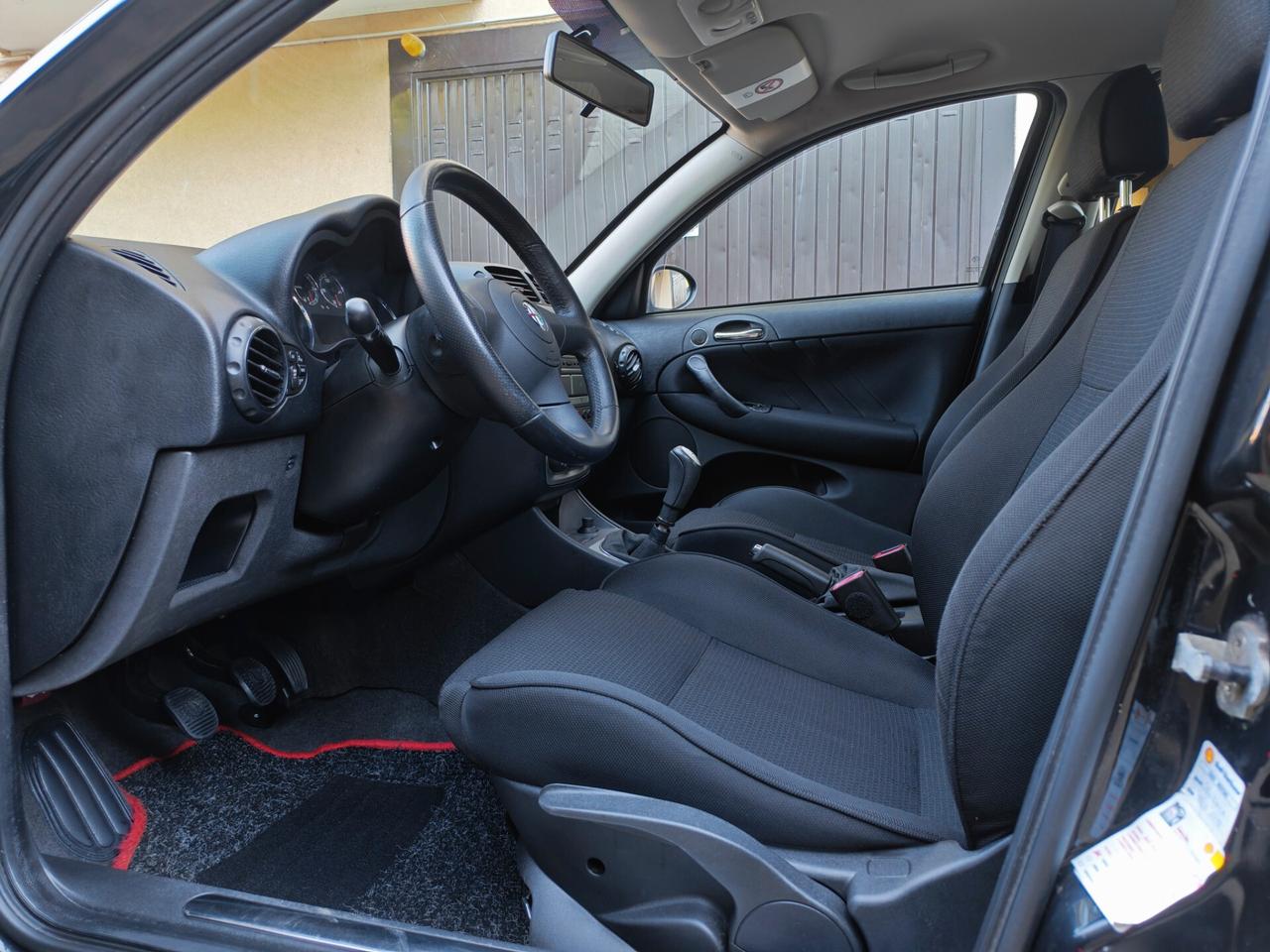 Alfa Romeo 147 1.6 BENZINA 105cv / 30.700km / Unipro