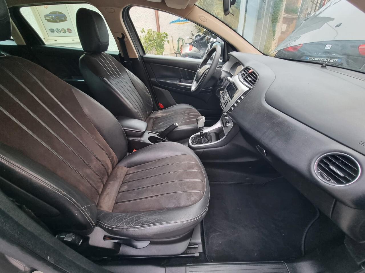 Lancia Delta 1.6 MJT DPF Argento