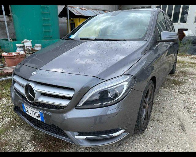 MERCEDES-BENZ B 180 Premium