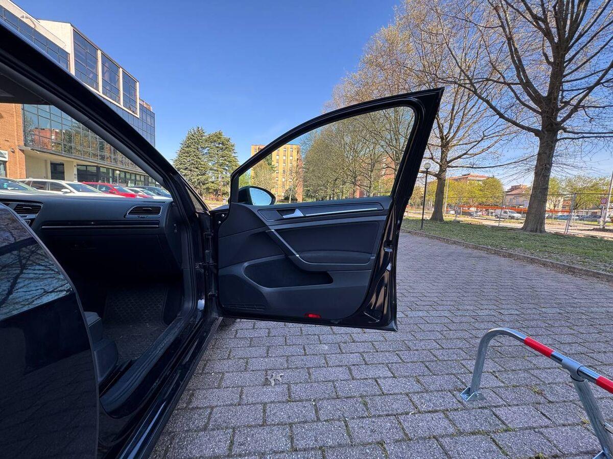 Volkswagen Golf 2.0 tdi Highline Executive 150cv 5p dsg E6