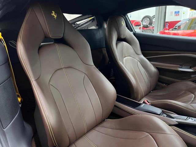 FERRARI F8 CARBON|LIFT|CARPLAY|SURROUND