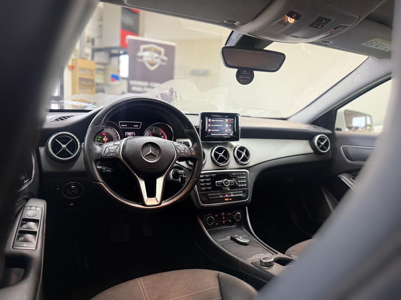 Mercedes-benz GLA 200 d Automatic Premium