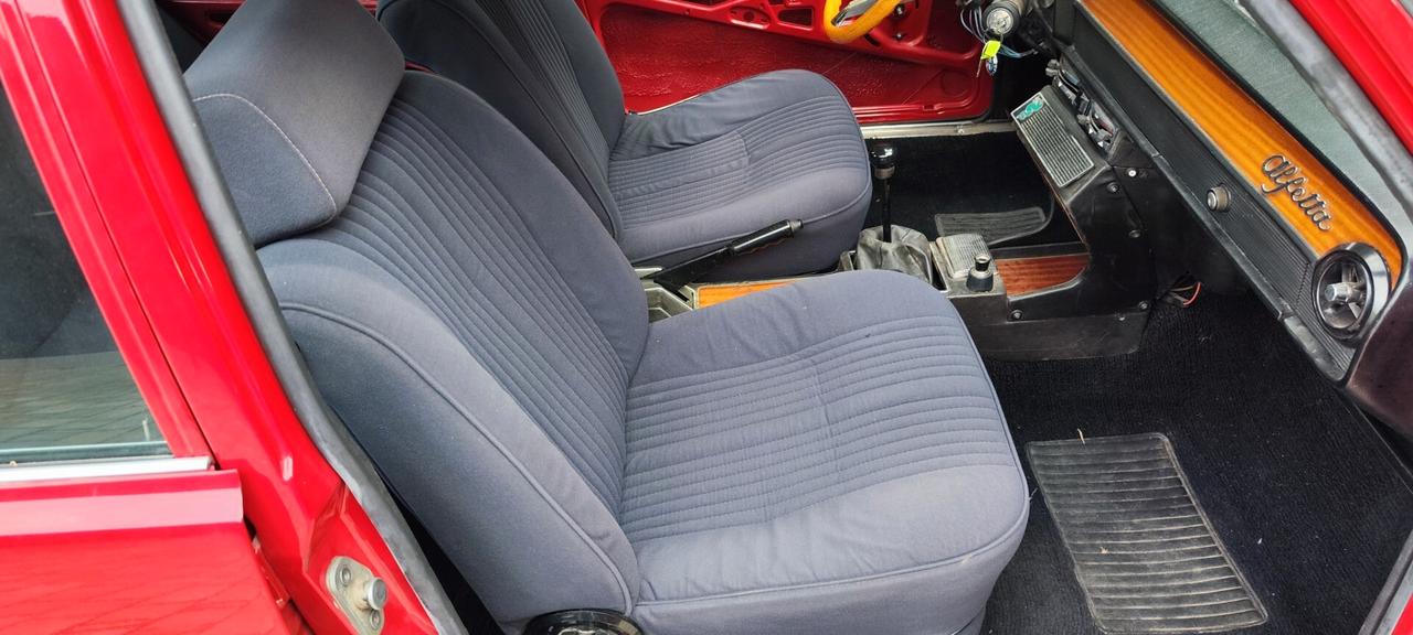 RARA Alfa Romeo Alfetta 1800 SCUDO STRETTO (ROSSO 501)