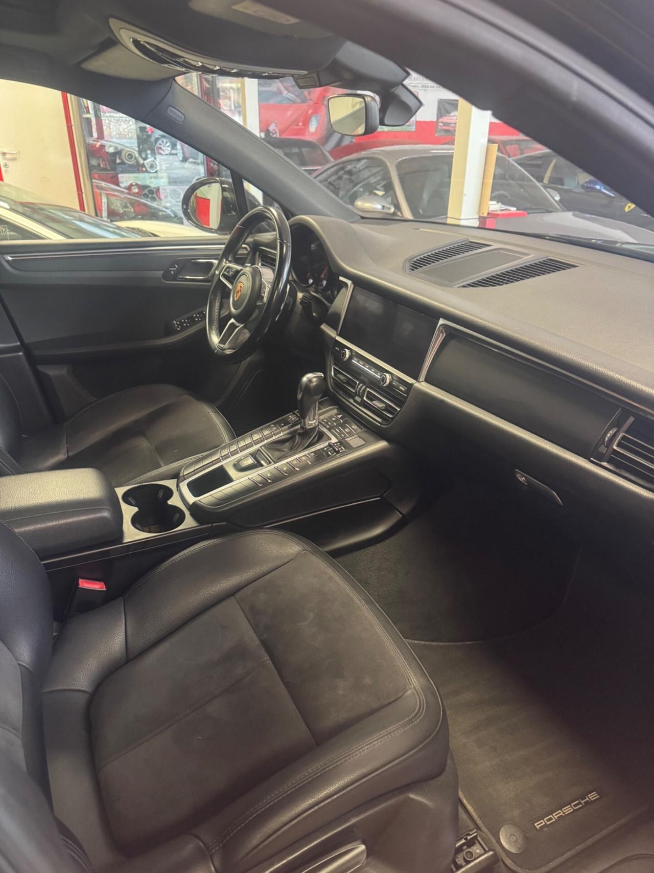 Porsche Macan 2.0 BENZINA 245Cv PERMUTE