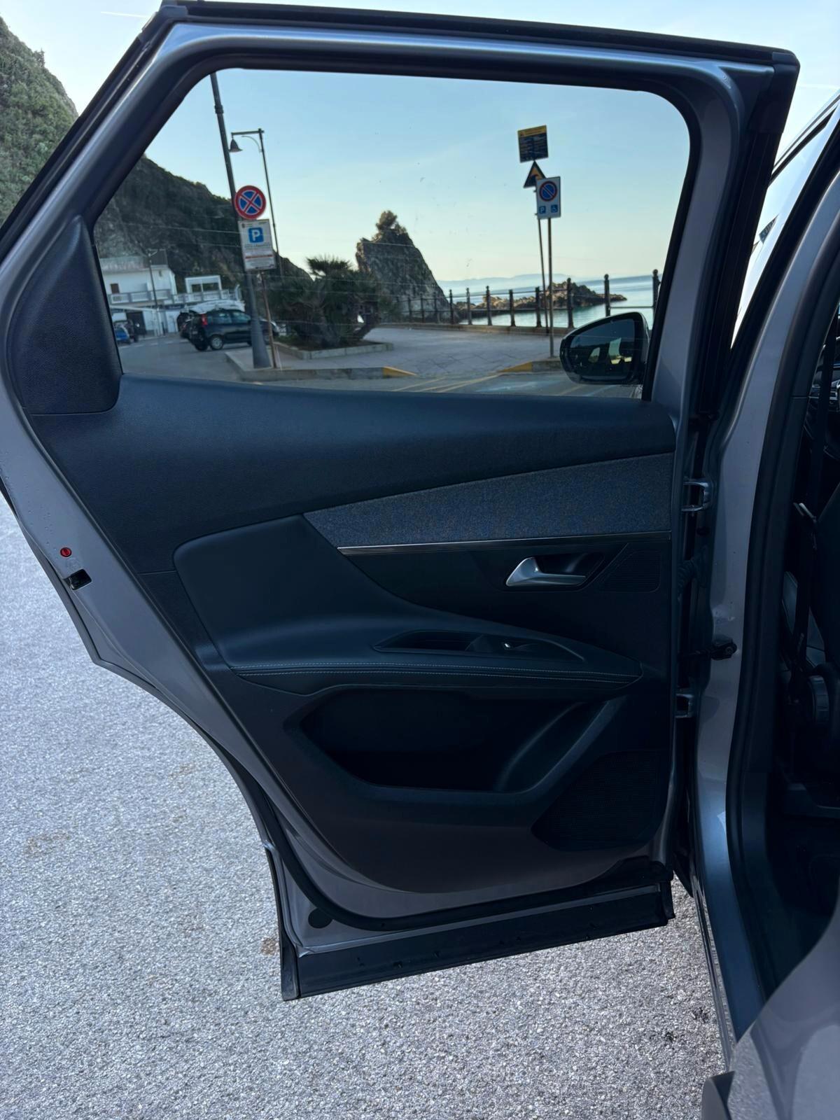 Peugeot 3008 HDi 130 S&S EAT8 Allure Black Friday