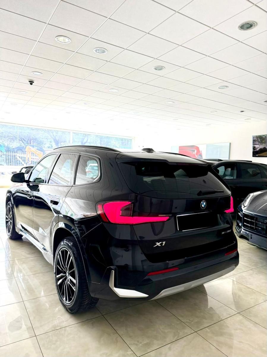 BMW - X1 - sDrive 18d xLine