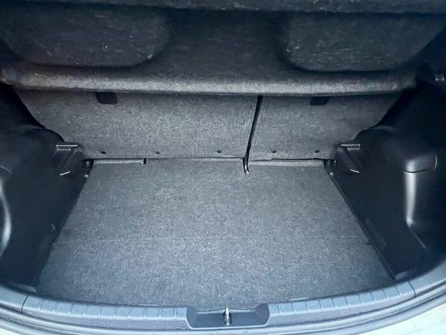 TOYOTA Yaris 1.4 D-4D 5 porte Lounge KM. TAGLIANDATI