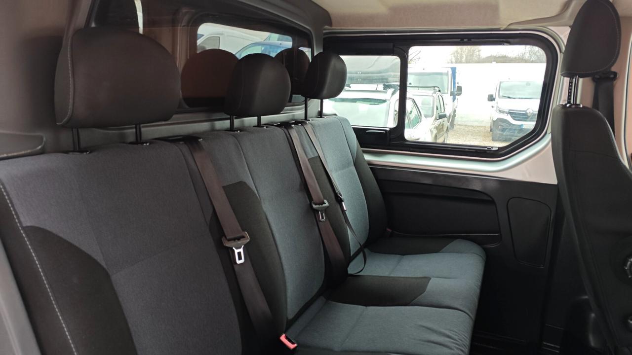 Opel Movano Vivaro L1H1 6 posti