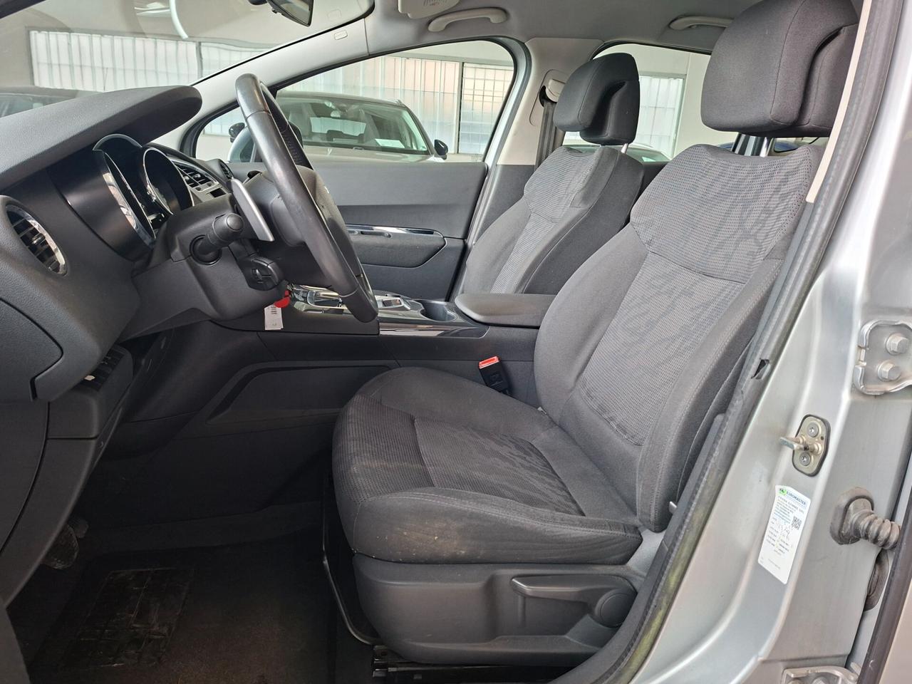 Peugeot 3008 1.6 e-HDi 112CV cambio robotizzato Stop&Start Active