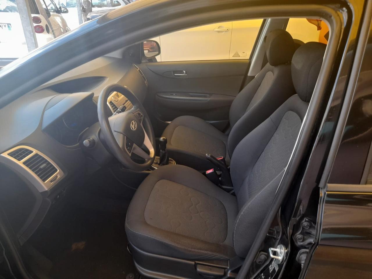 Hyundai i20 1.2cc benzina 12 mesi garanzia-2011