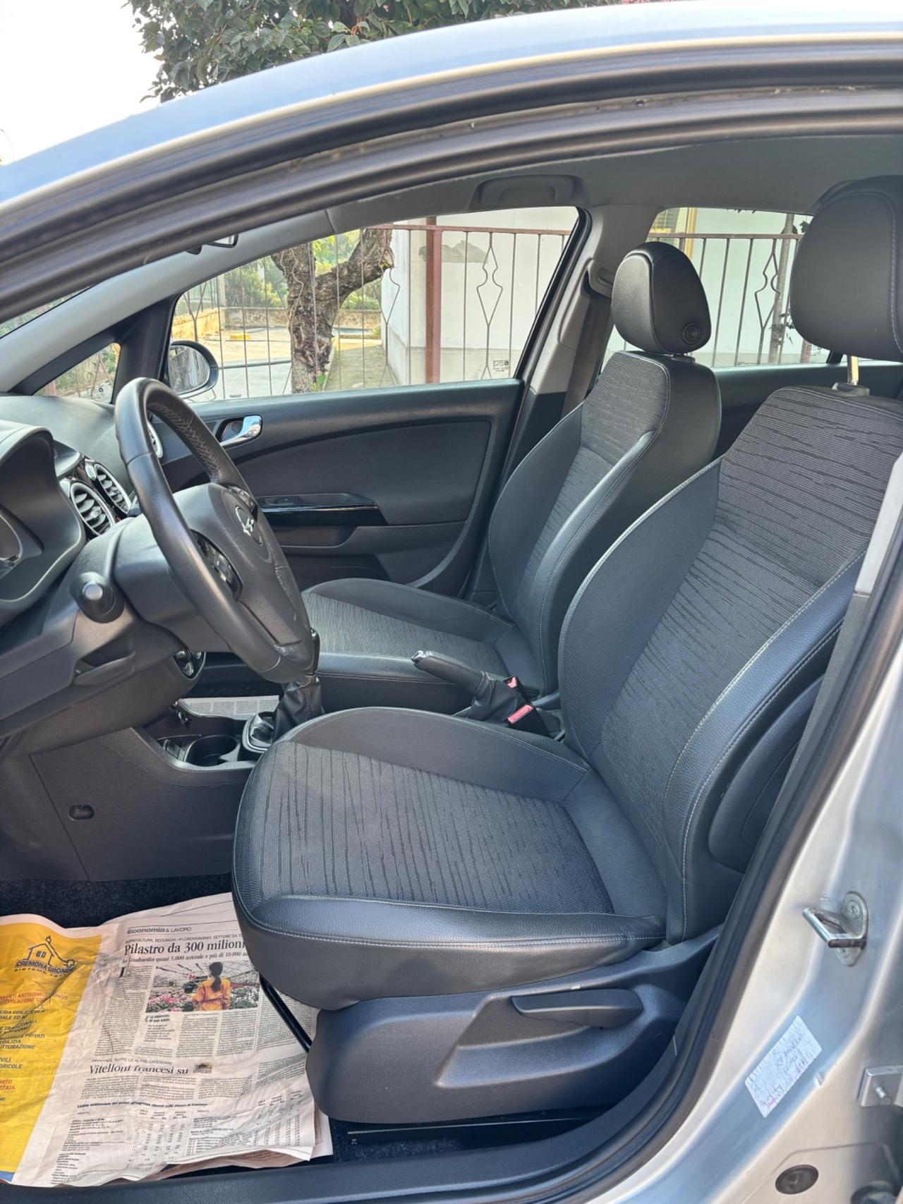 Opel Corsa 1.2 5 porte Sport