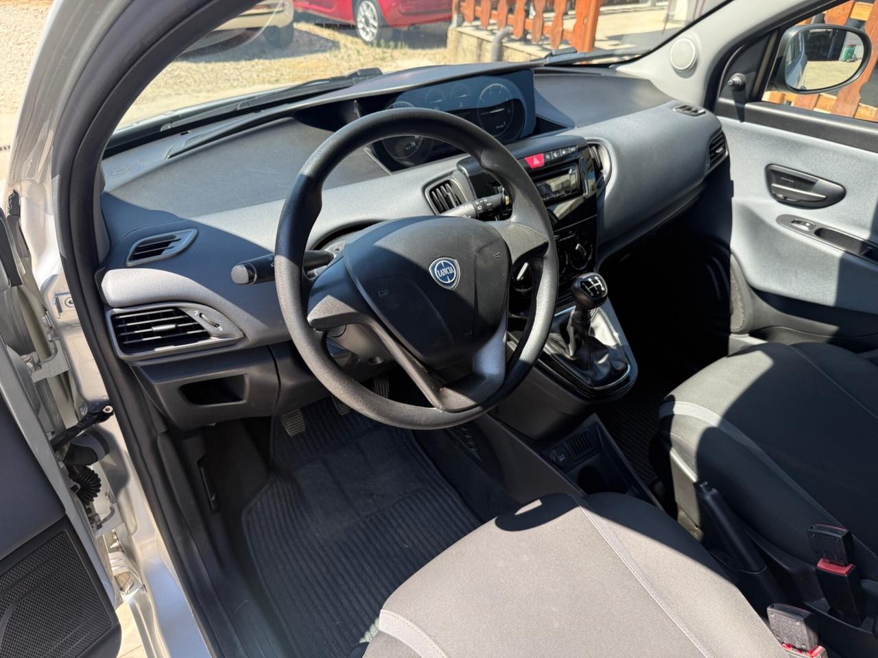 Lancia Ypsilon 1.3 MJT 16V 95 CV 5 porte 12/2015